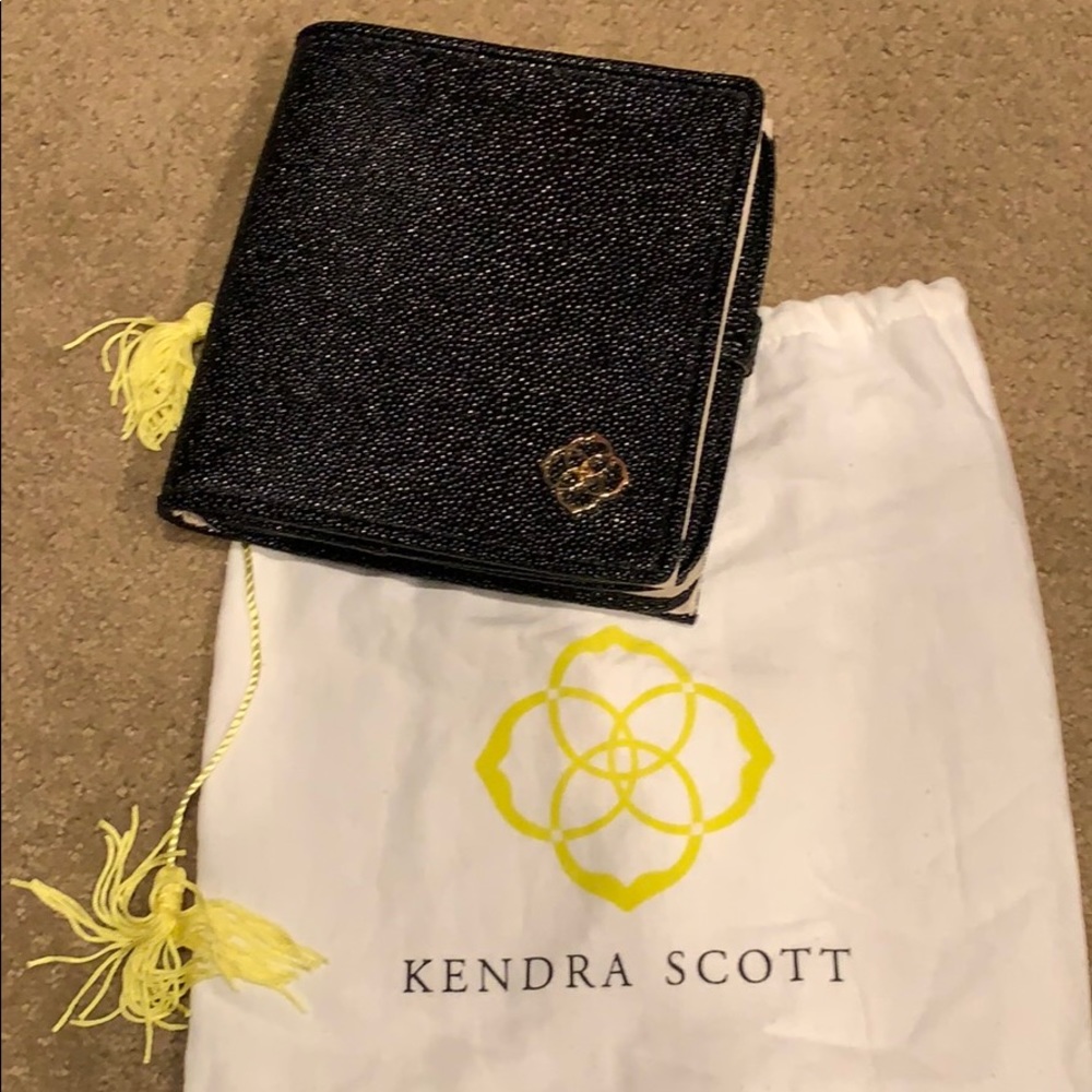 Kendra Scott Small ZIP Away Jewelry Organizer